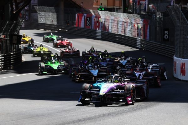 MONTE-CARLO, MONACO - MAY 16: Dan Ticktum of Great Britain driving the (33) CUPRA KIRO Porsche 99X Electric WCG3 leads the field at the start during the Monaco E-Prix, Round 9 of the 2026 FIA Formula E World Championship at Circuit de Monaco on May 16, 2026 in Monte-Carlo, Monaco. (Photo by Simon Galloway/LAT Images)